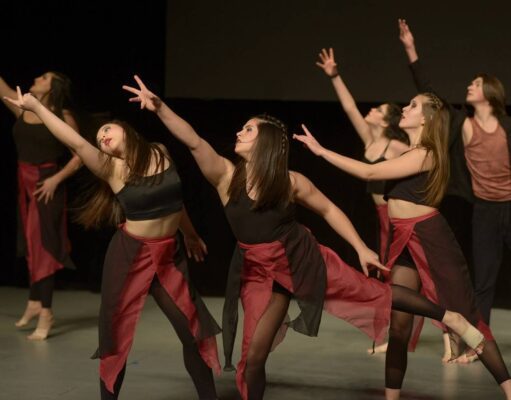 La escuela de danza de Telma Calivares viaja a Rosario a las finales nacionales de Danza.