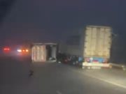 Autopista Rosario-Córdoba: fuertes vientos huracanados provocaron el vuelco de al menos diez camiones