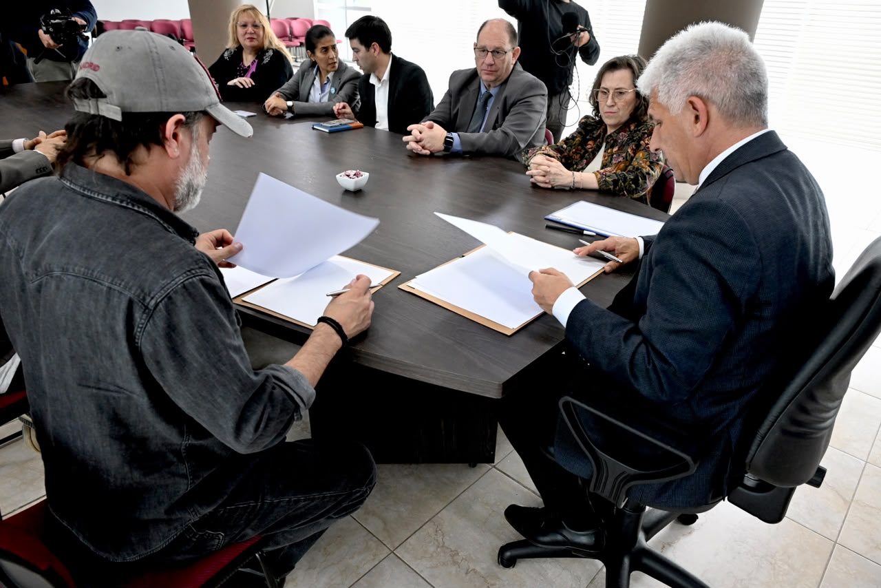 Prevención de adicciones: la Provincia firmó un convenio con La Casa de la Cultura de la Calle